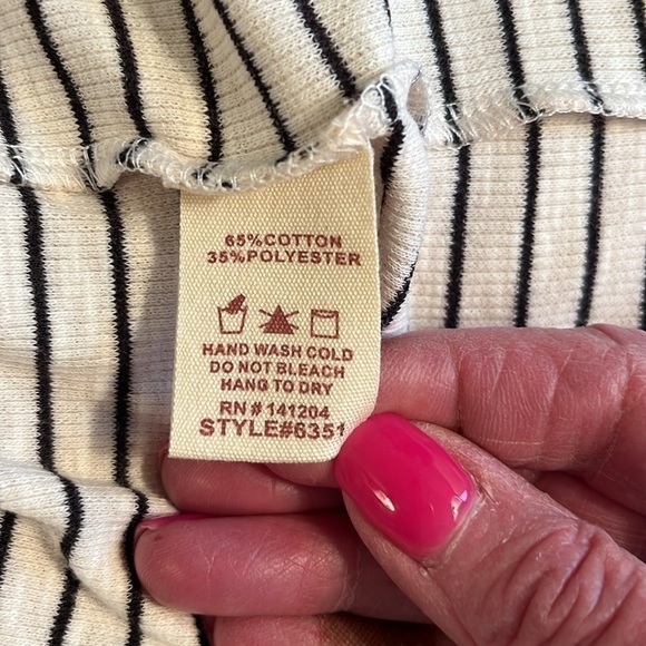 Hem & Thread Women’s Cream and Navy Striped Tee Shirt Dress Size Small NWT - Picture 8 of 10